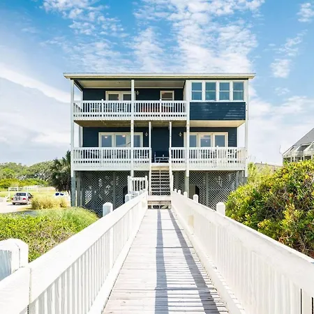 Sweet Retreat By Oak Island Accommodations